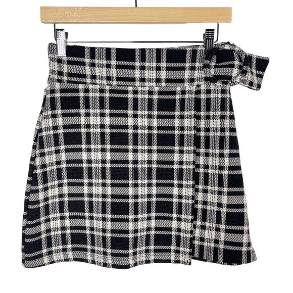 Zara Dresses & Skirts - ZARA TRF Small S Black White Plaid Wrap Mini Skirt Belted Detail Cotton Blend